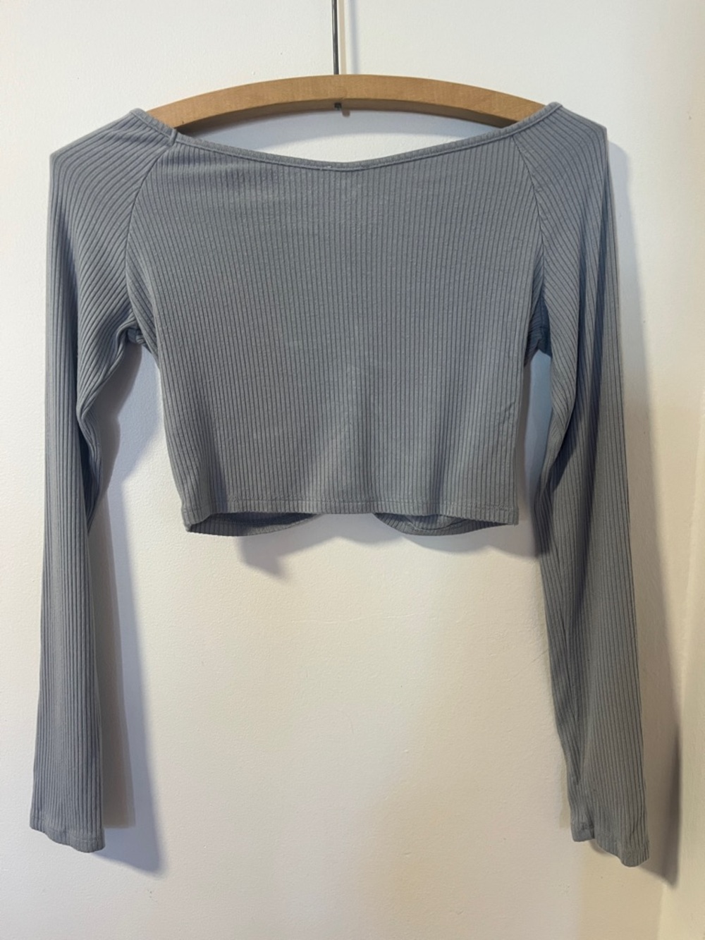 Garage Ribbed Ruched Long-Sleeve Crop Top - Gray Small - Picture 3 of 4